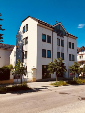 Отель Apartments Radka  Требон